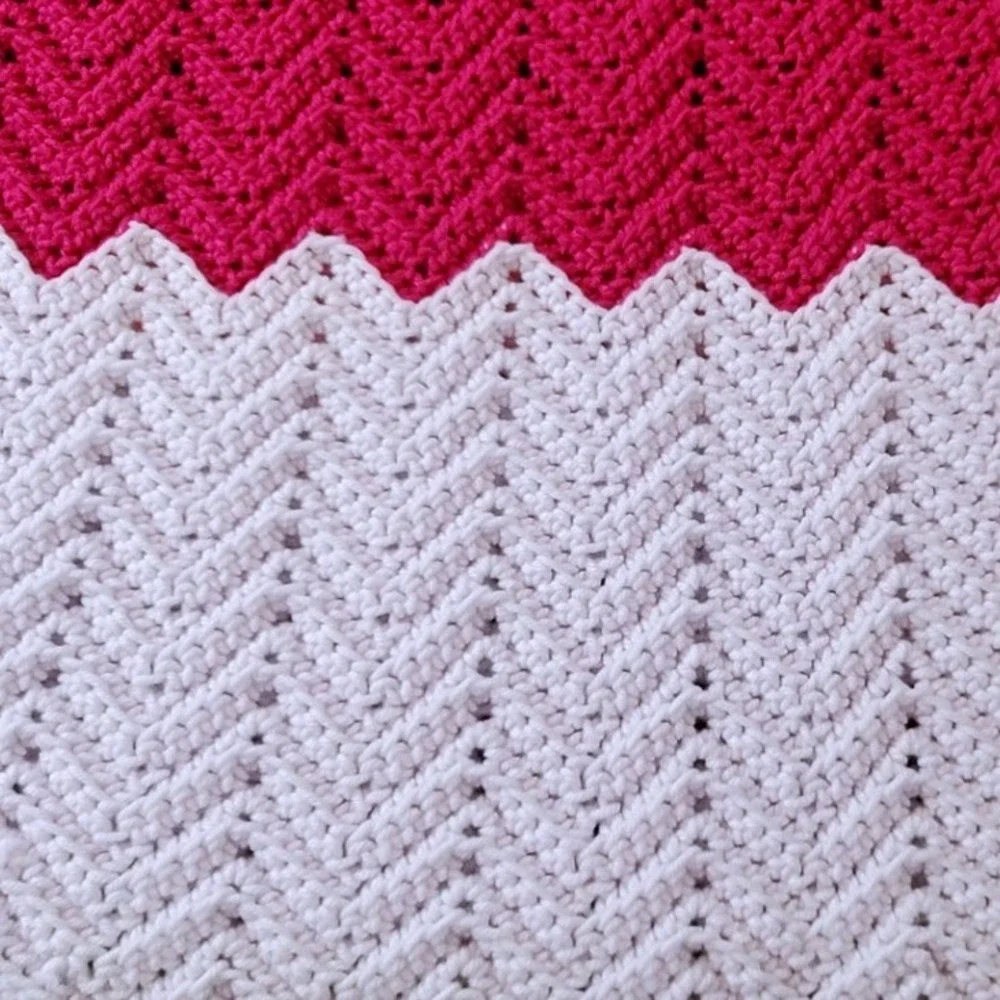 Crochet Throw Blanket Unisex OS Pink Cream Chevron Ripple